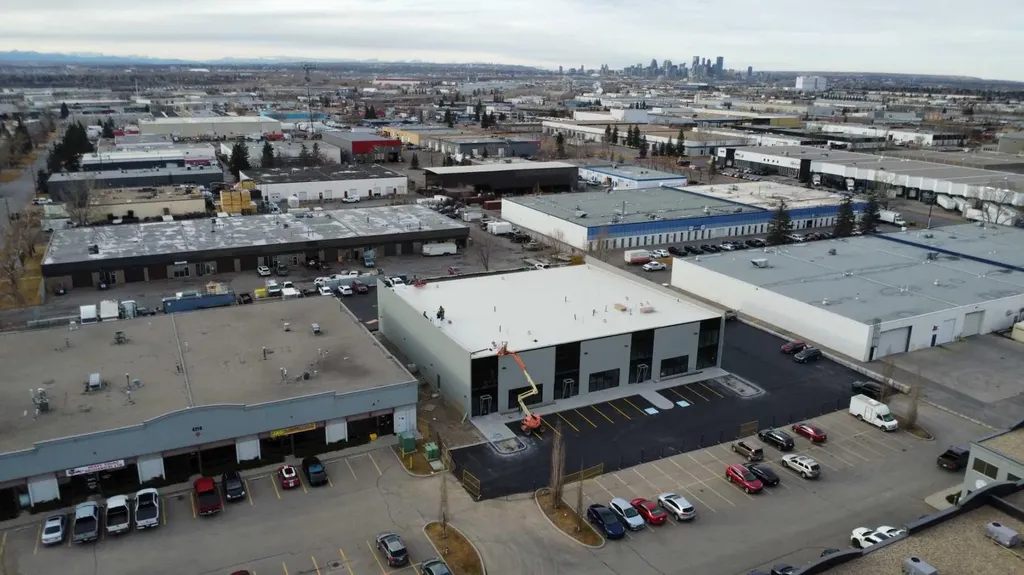 4316 64 Avenue SE Calgary AB T2C2B3