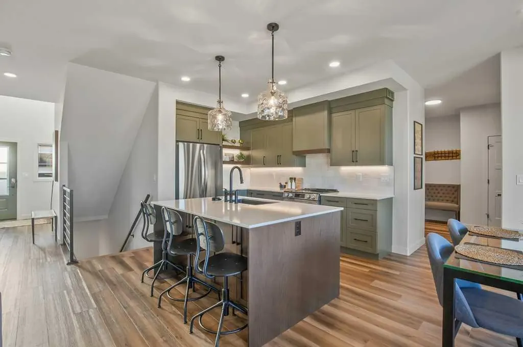 62 Eaton Crescent Red Deer AB T4P 3C9