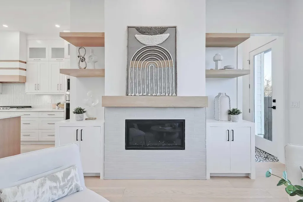 3538 43 Street SW Calgary AB T3E 3P5