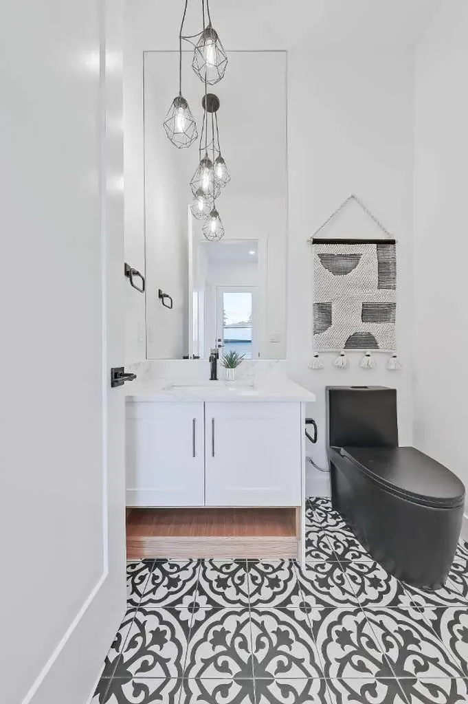 3538 43 Street SW Calgary AB T3E 3P5