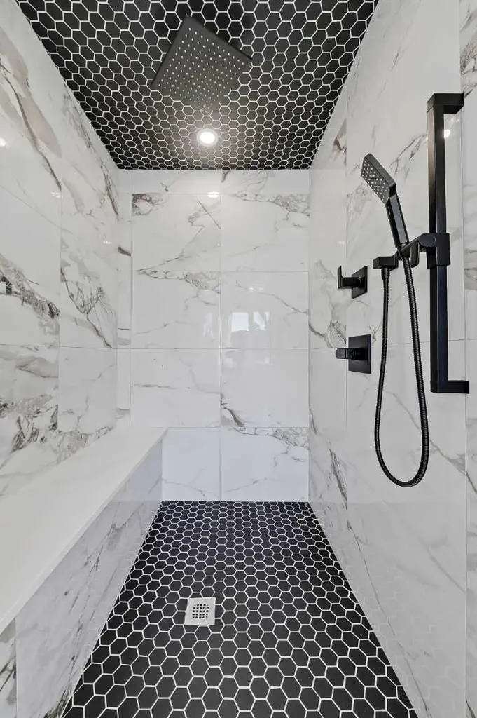 3538 43 Street SW Calgary AB T3E 3P5