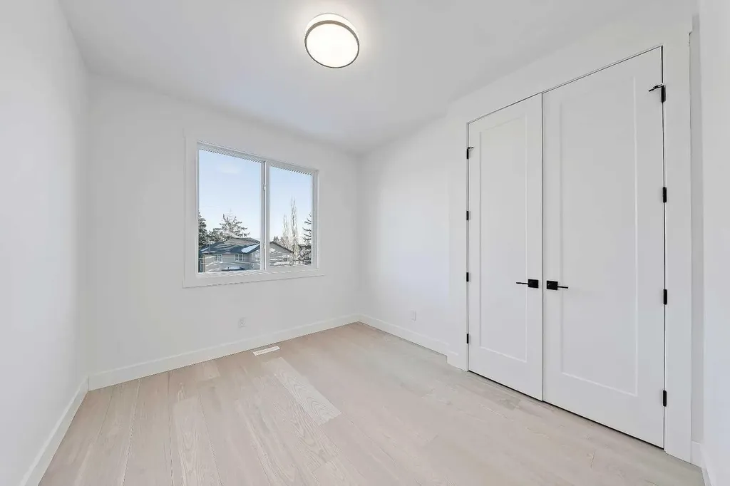 3538 43 Street SW Calgary AB T3E 3P5