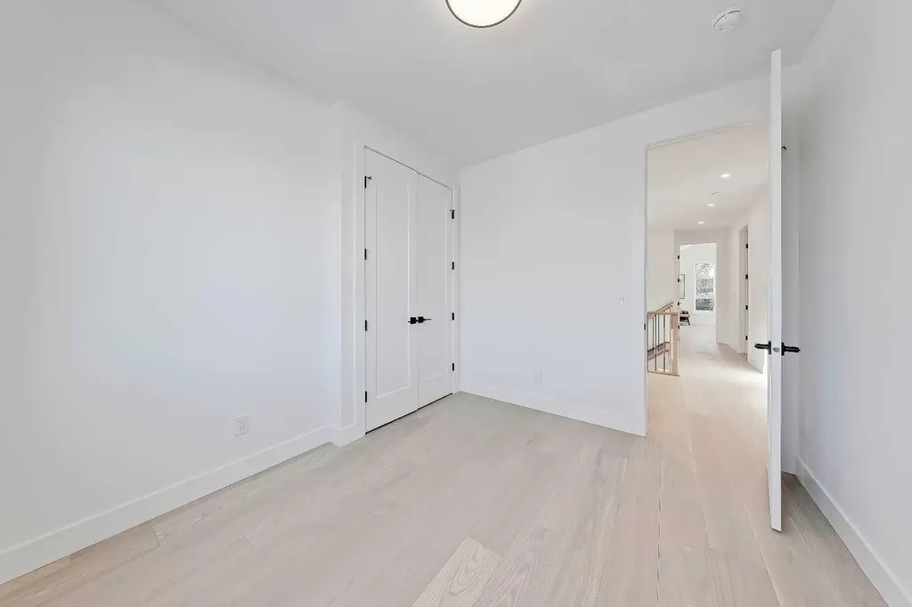 3538 43 Street SW Calgary AB T3E 3P5
