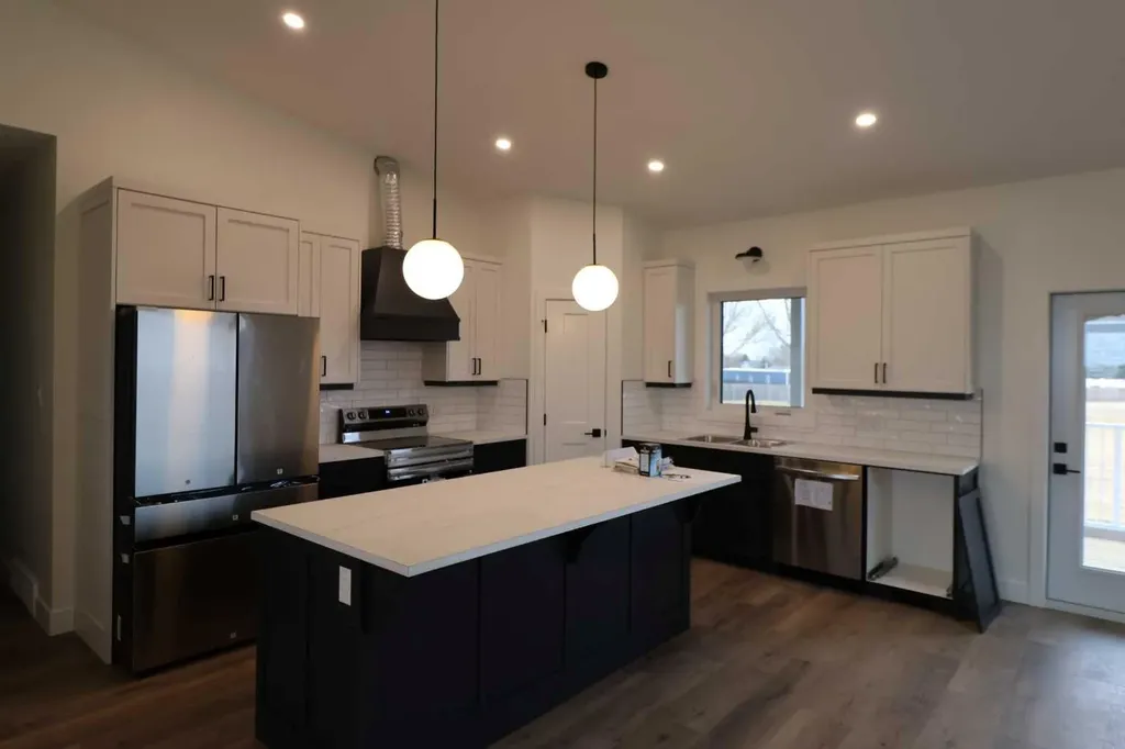 327 9 Street Picture Butte AB T0K 1V0