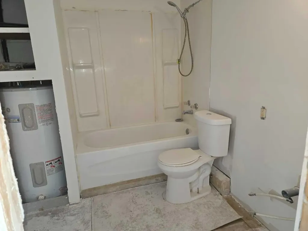 6220 17 Avenue SE Calgary AB T2A 0W6