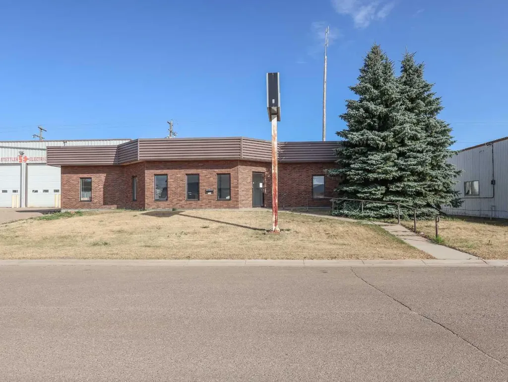 5003 47 Street Stettler AB T4K1A7