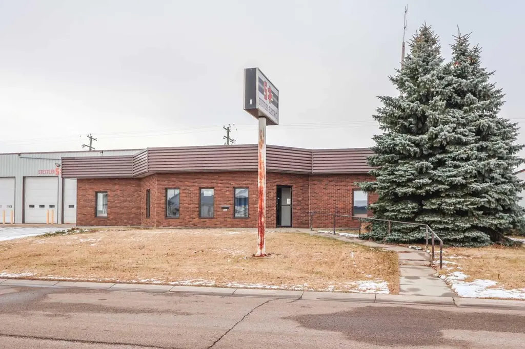 5003 47 Street Stettler AB T4K1A7