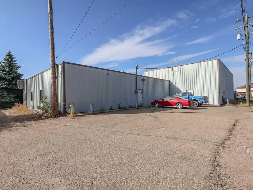 5003 47 Street Stettler AB T4K1A7