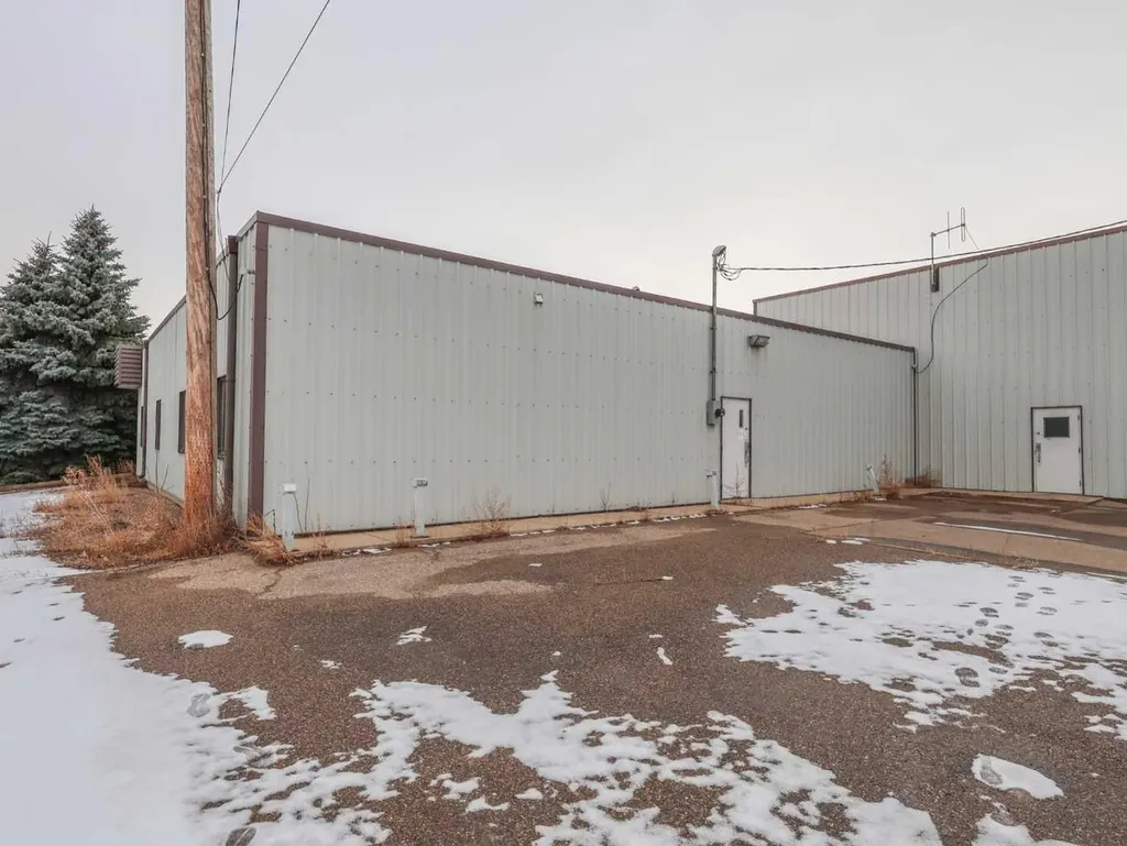 5003 47 Street Stettler AB T4K1A7