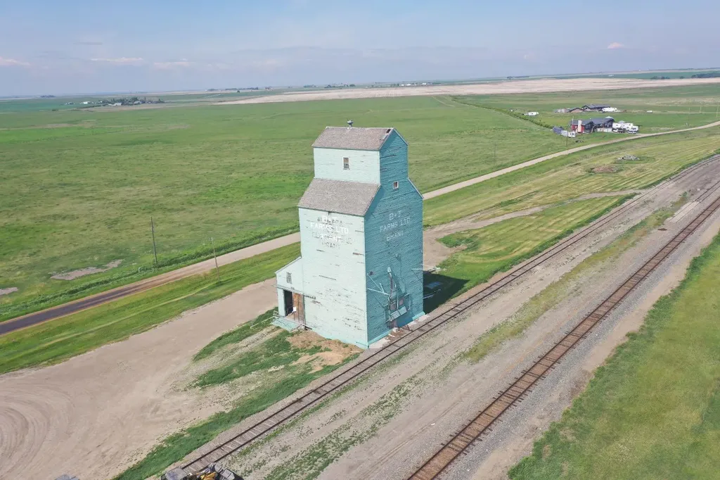 741 Railway Avenue Brant AB T0L 0L0