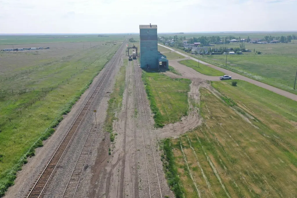 741 Railway Avenue Brant AB T0L 0L0