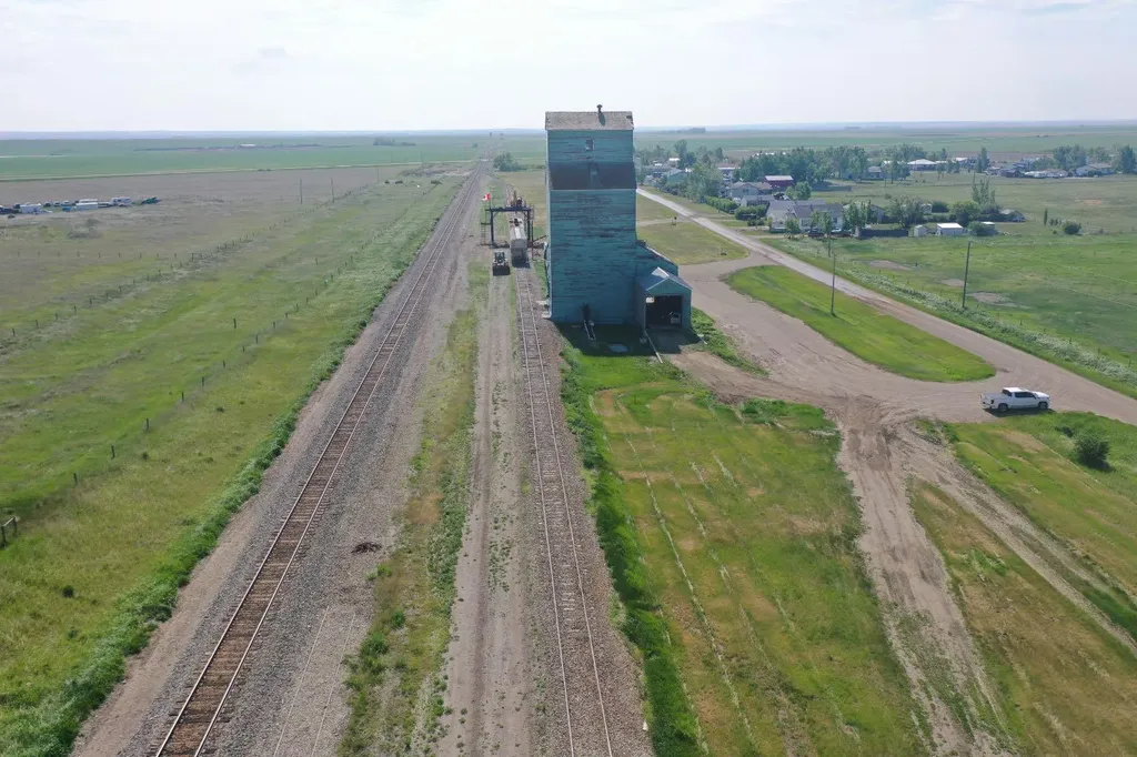 741 Railway Avenue Brant AB T0L 0L0