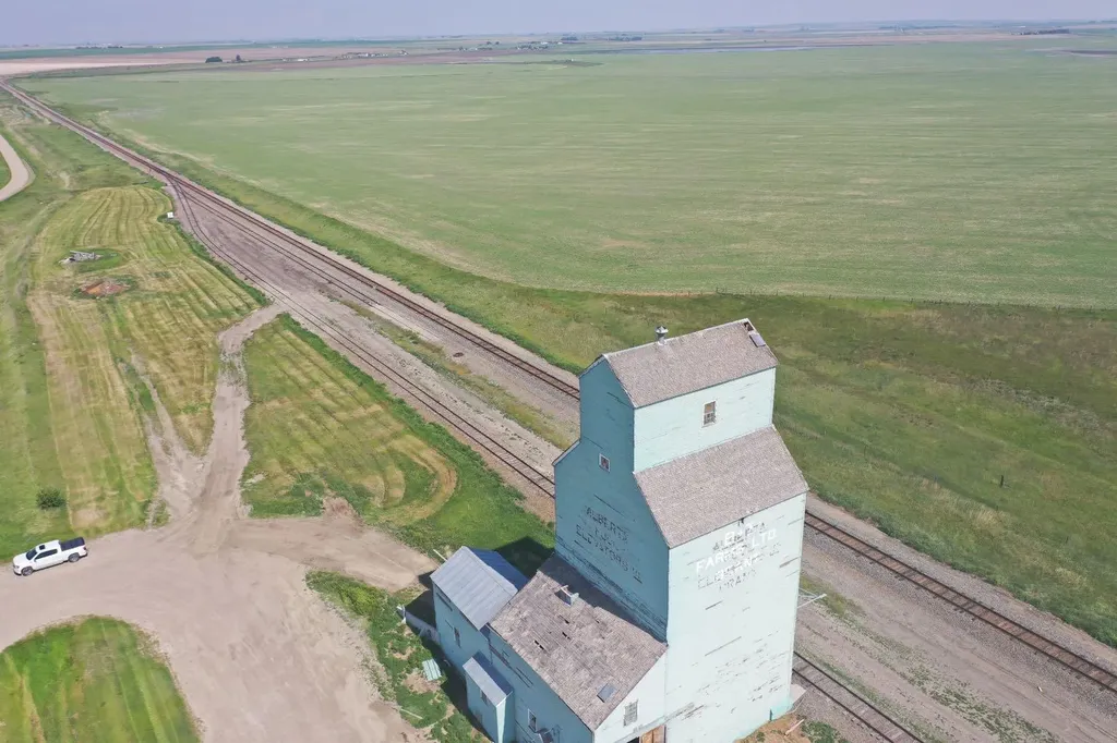 741 Railway Avenue Brant AB T0L 0L0