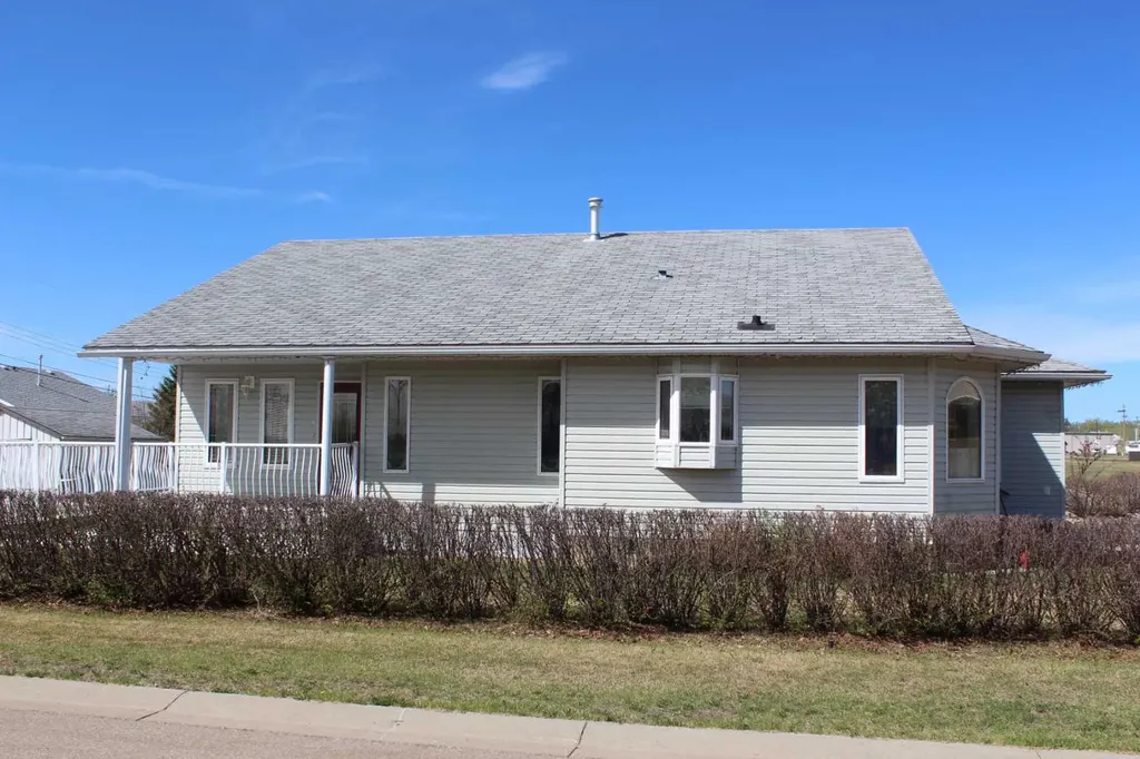 503 5th Avenue NE Manning AB T0H 2M0