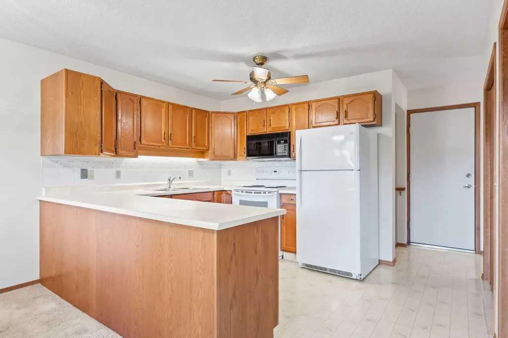 52 Sandarac Circle NW Calgary AB T3K 3V6