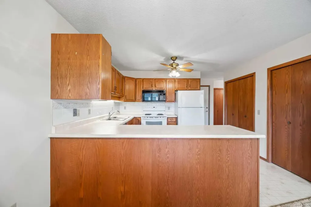 52 Sandarac Circle NW Calgary AB T3K 3V6