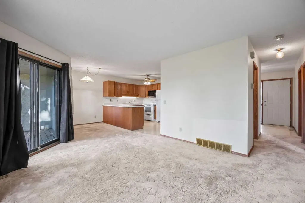 52 Sandarac Circle NW Calgary AB T3K 3V6