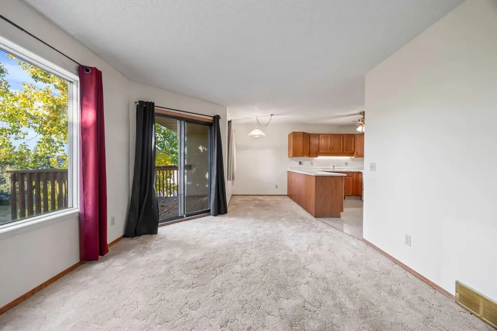 52 Sandarac Circle NW Calgary AB T3K 3V6