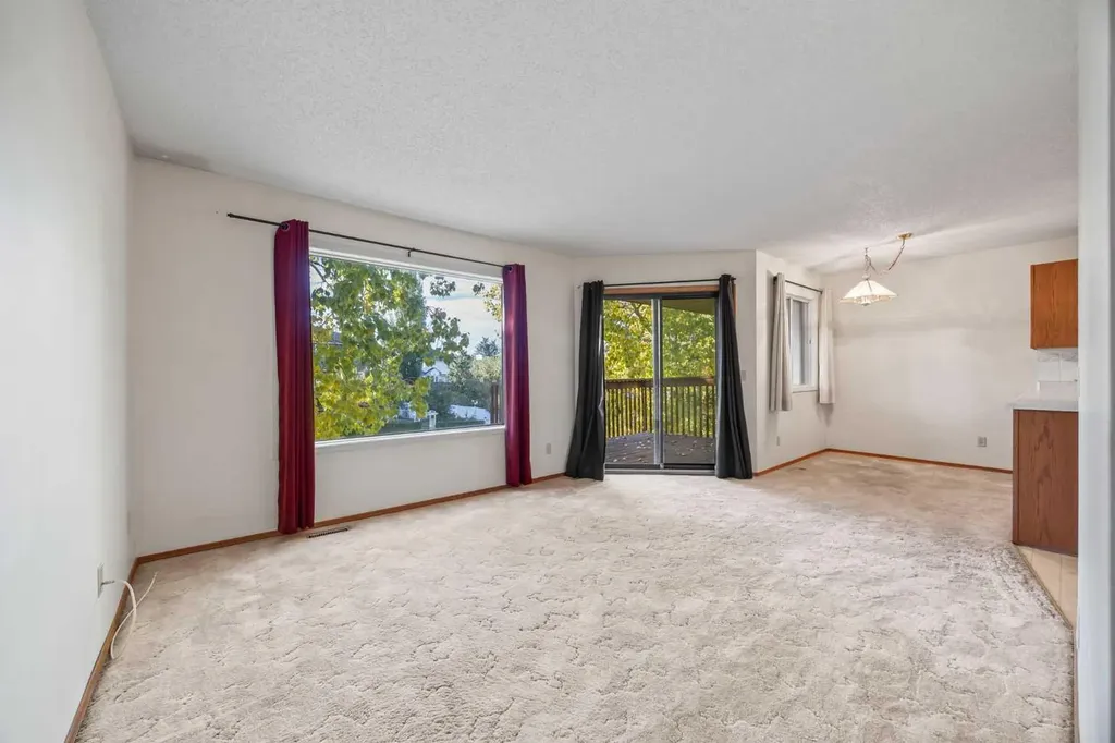 52 Sandarac Circle NW Calgary AB T3K 3V6