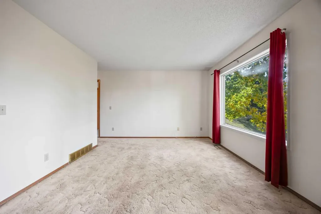 52 Sandarac Circle NW Calgary AB T3K 3V6