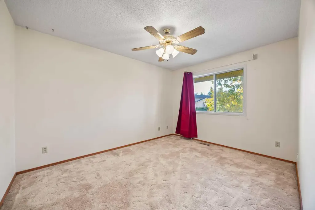 52 Sandarac Circle NW Calgary AB T3K 3V6