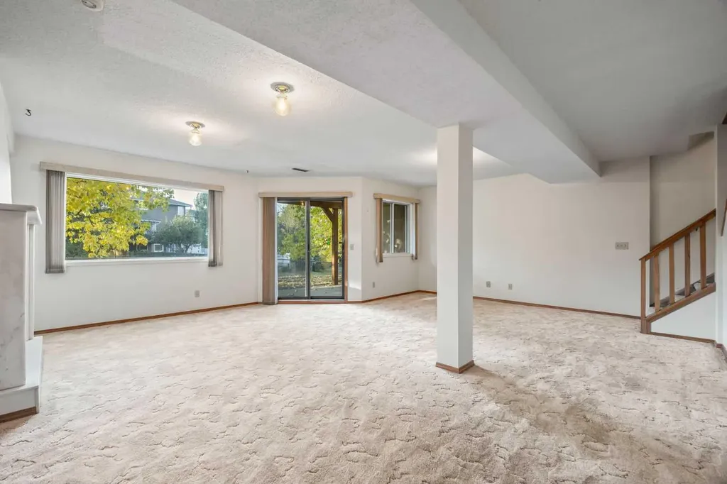 52 Sandarac Circle NW Calgary AB T3K 3V6