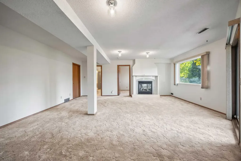 52 Sandarac Circle NW Calgary AB T3K 3V6