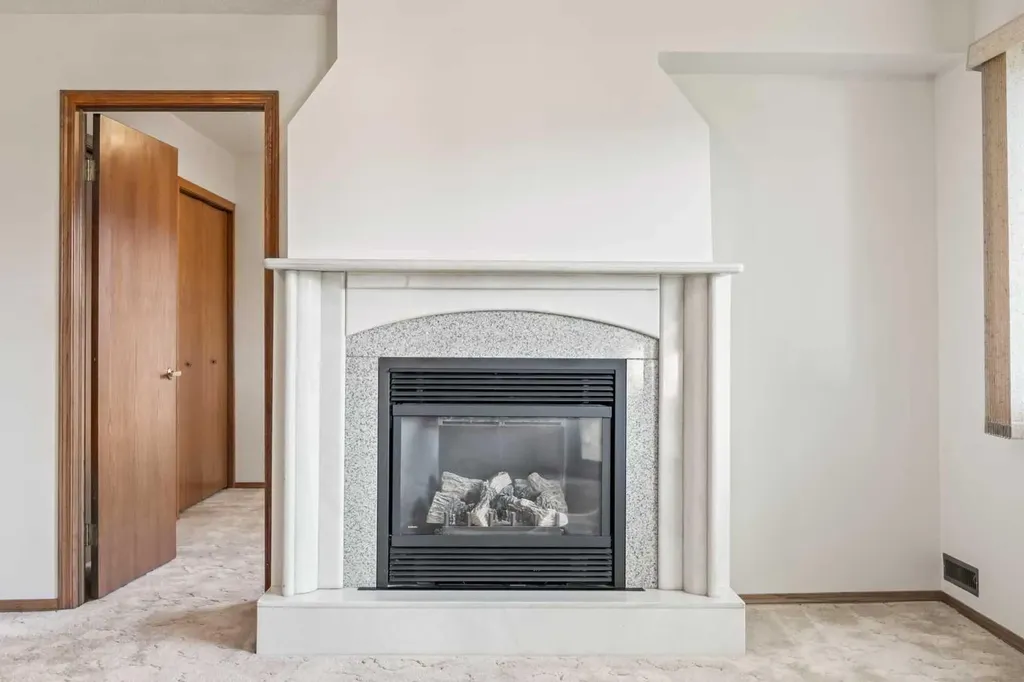 52 Sandarac Circle NW Calgary AB T3K 3V6