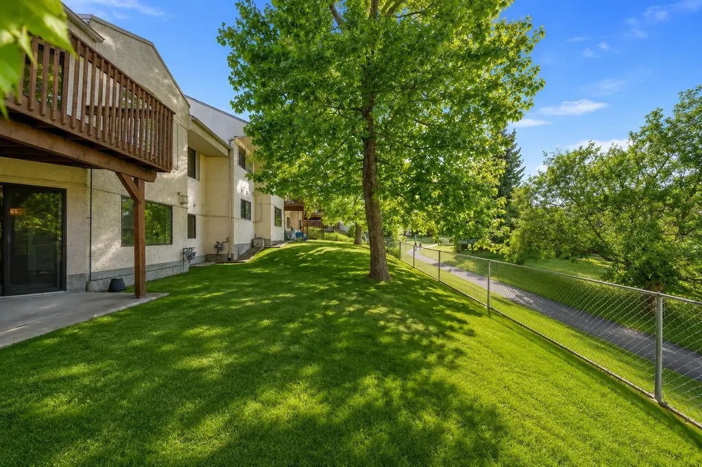 52 Sandarac Circle NW Calgary AB T3K 3V6