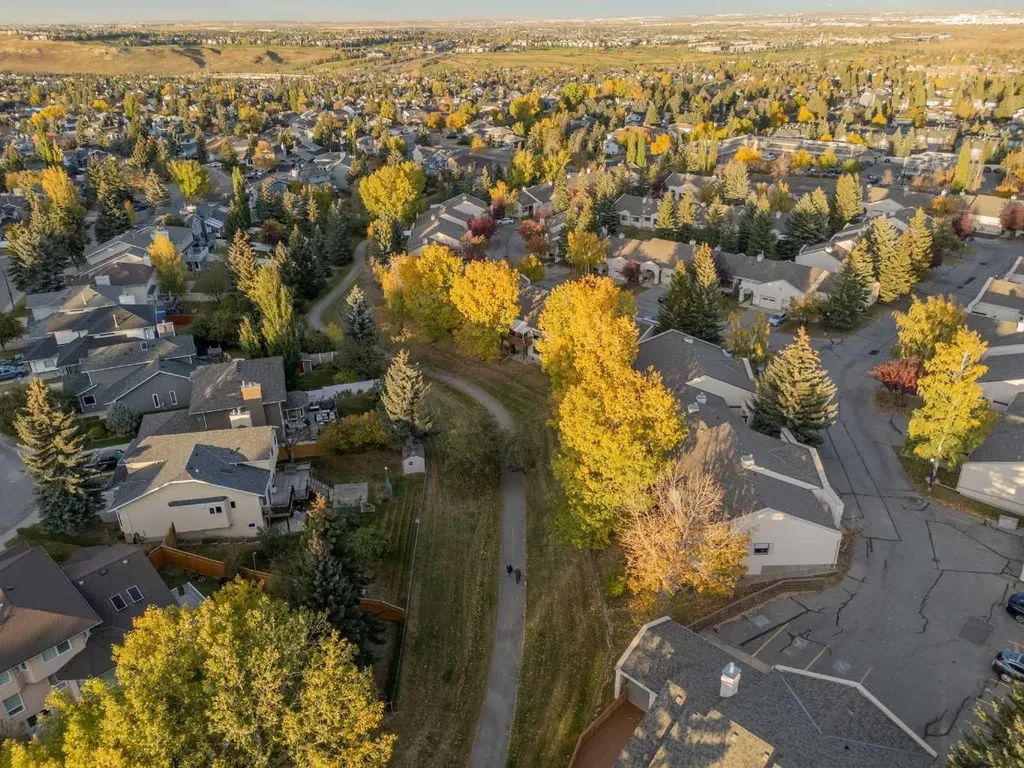 52 Sandarac Circle NW Calgary AB T3K 3V6