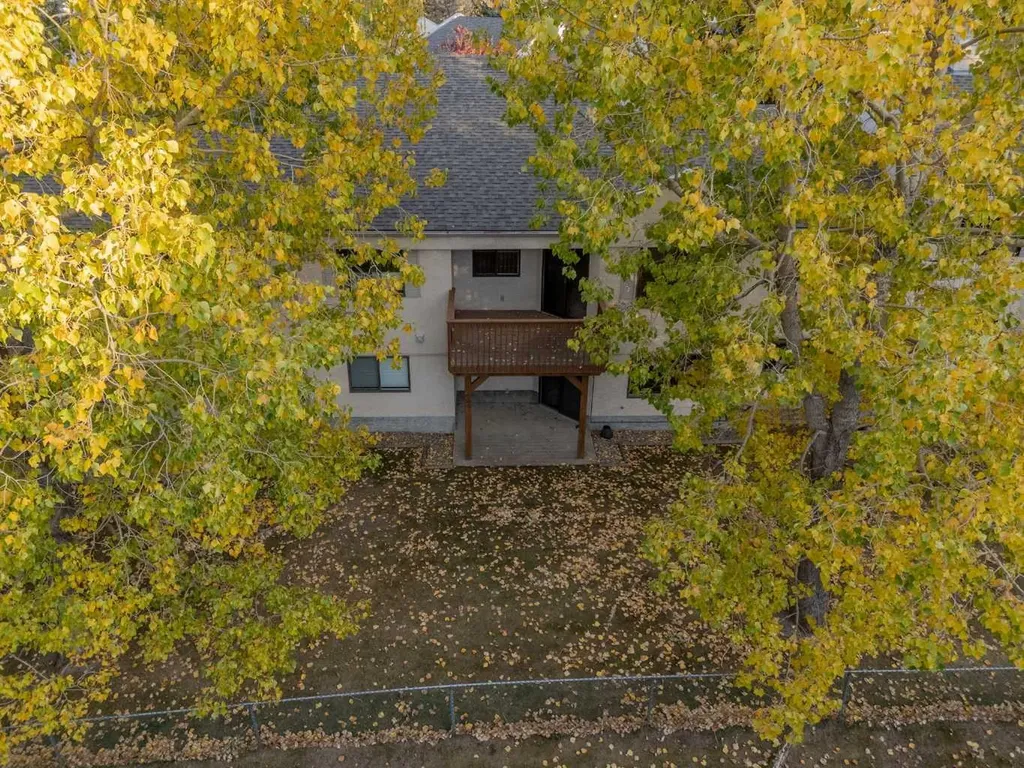 52 Sandarac Circle NW Calgary AB T3K 3V6