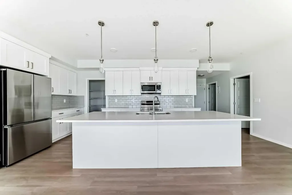 42 Cranbrook Gardens SE Calgary AB T3M 3N9
