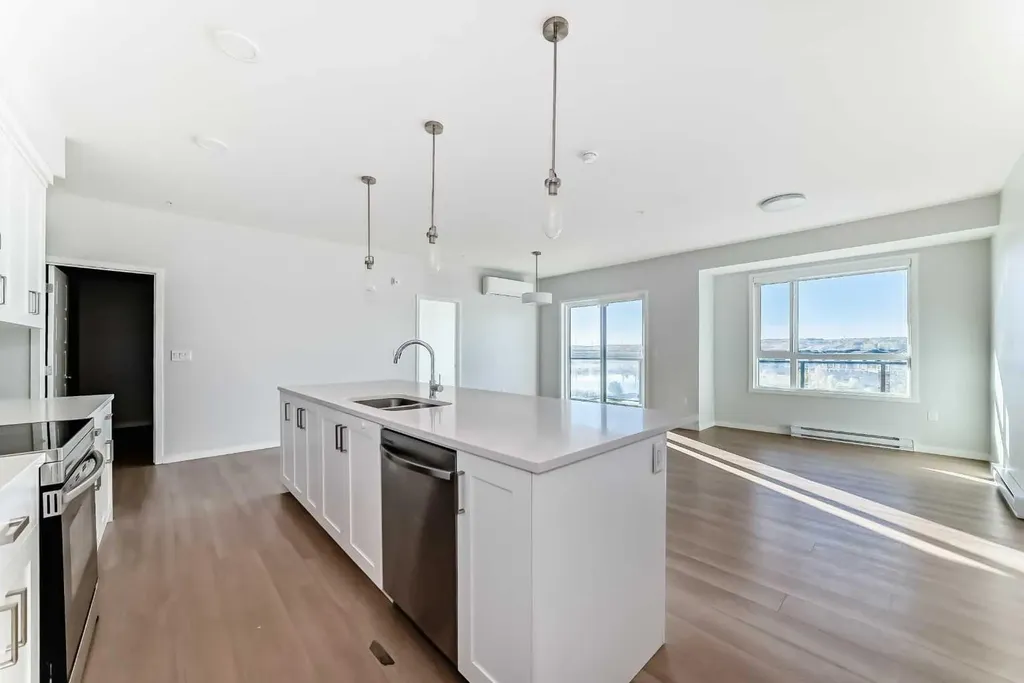 42 Cranbrook Gardens SE Calgary AB T3M 3N9