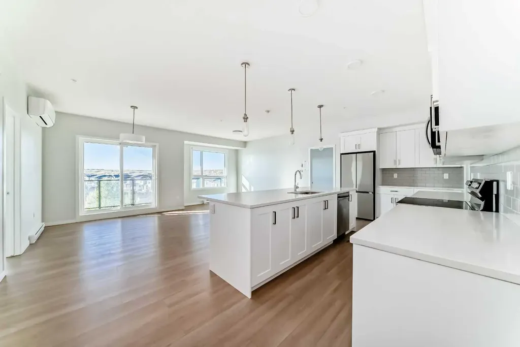 42 Cranbrook Gardens SE Calgary AB T3M 3N9