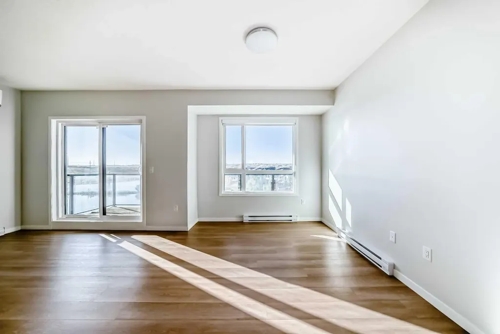 42 Cranbrook Gardens SE Calgary AB T3M 3N9