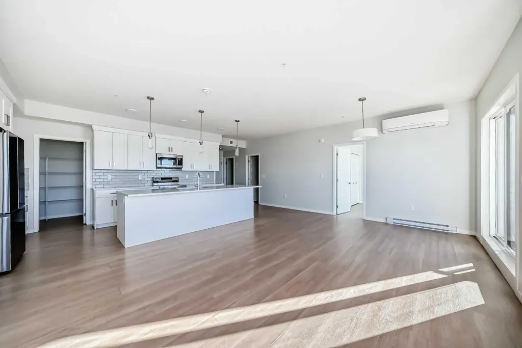 42 Cranbrook Gardens SE Calgary AB T3M 3N9