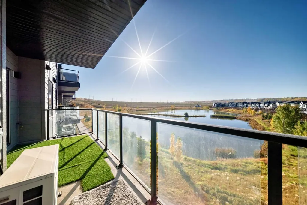 42 Cranbrook Gardens SE Calgary AB T3M 3N9
