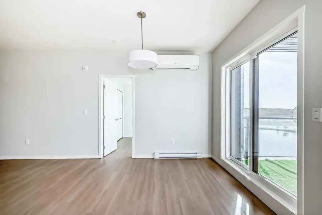 42 Cranbrook Gardens SE Calgary AB T3M 3N9