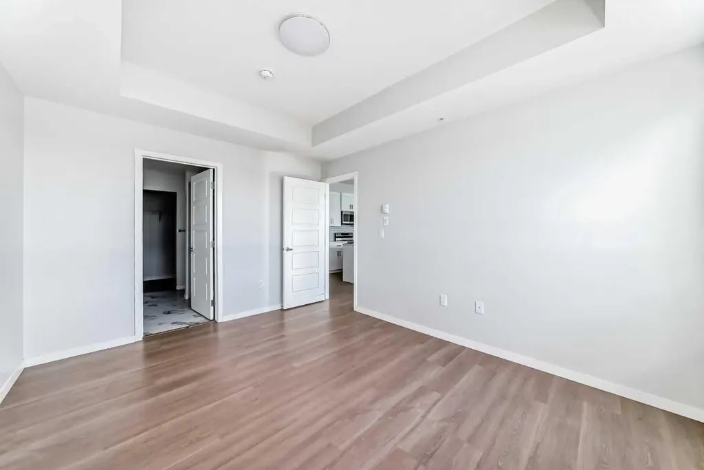 42 Cranbrook Gardens SE Calgary AB T3M 3N9