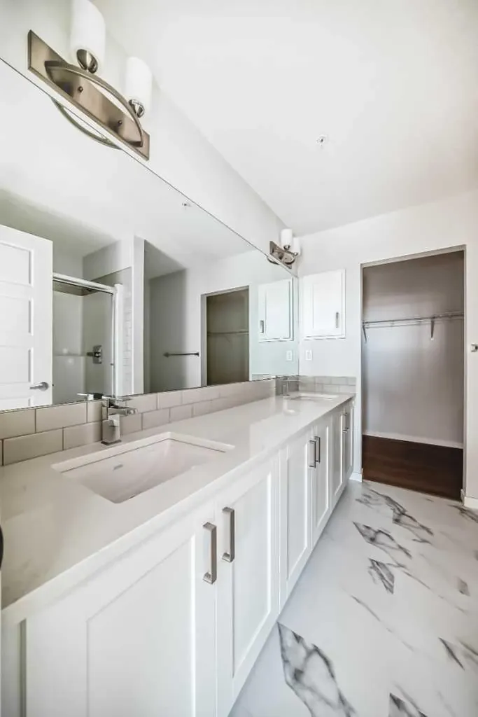 42 Cranbrook Gardens SE Calgary AB T3M 3N9