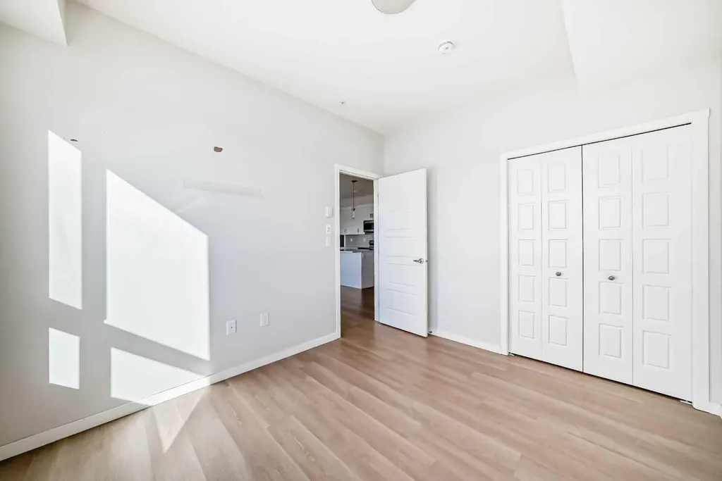 42 Cranbrook Gardens SE Calgary AB T3M 3N9