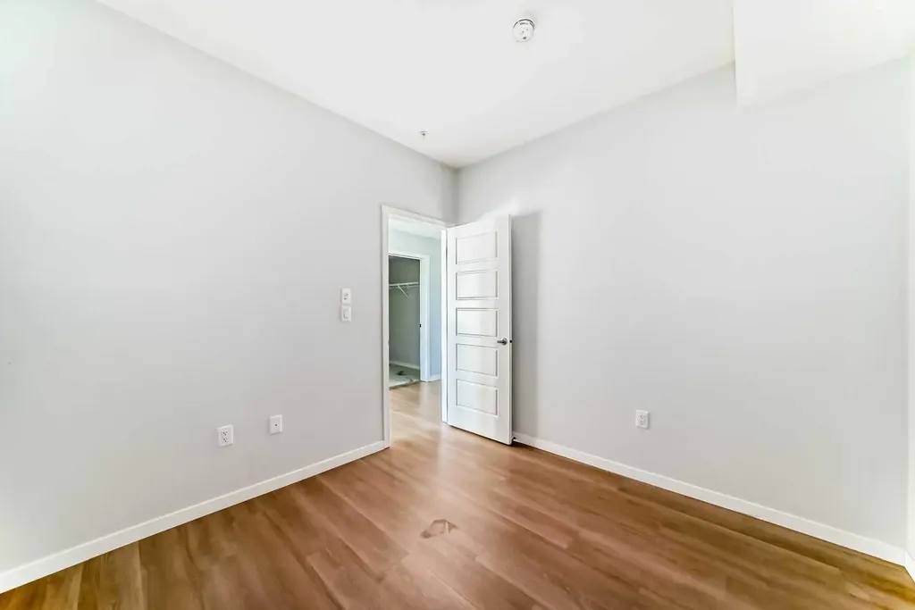 42 Cranbrook Gardens SE Calgary AB T3M 3N9