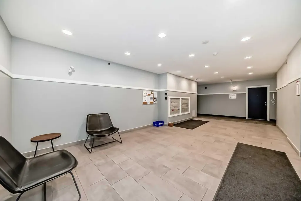 42 Cranbrook Gardens SE Calgary AB T3M 3N9