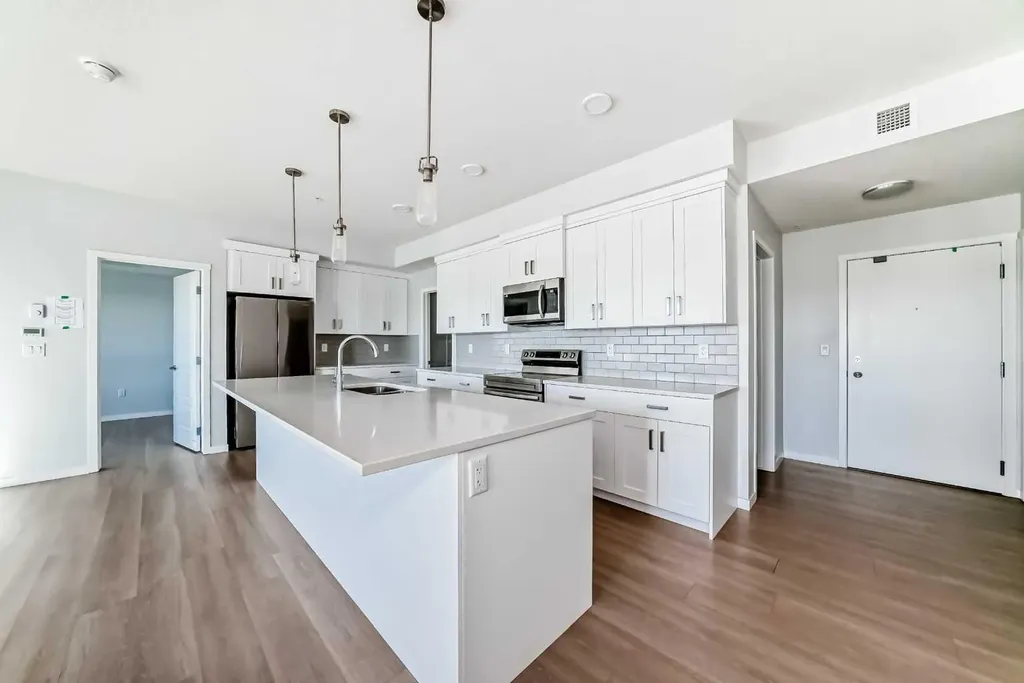 42 Cranbrook Gardens SE Calgary AB T3M 3N9