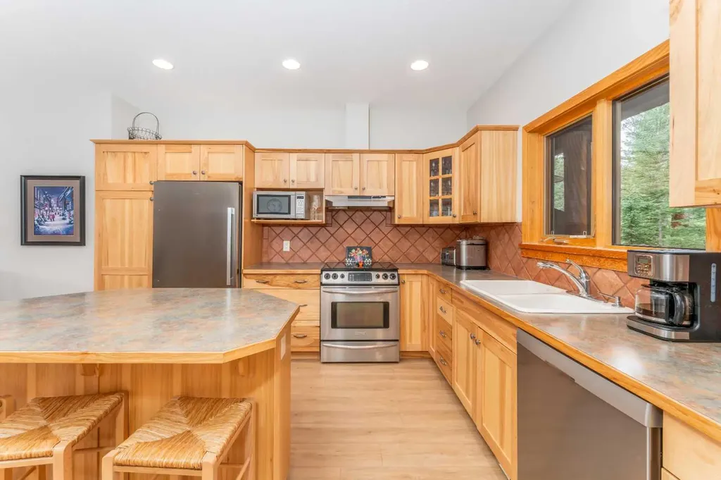 300 Eagle Terrace Road Canmore AB T1W 3E5