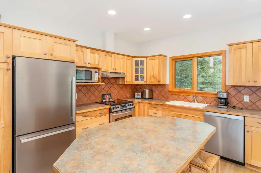 300 Eagle Terrace Road Canmore AB T1W 3E5