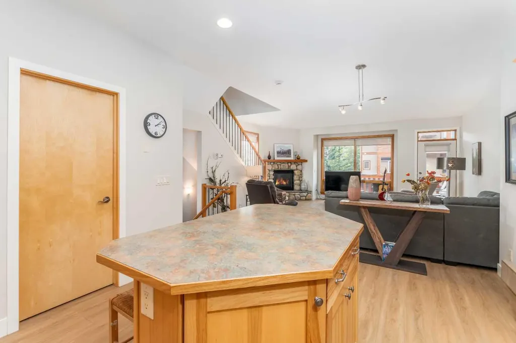 300 Eagle Terrace Road Canmore AB T1W 3E5