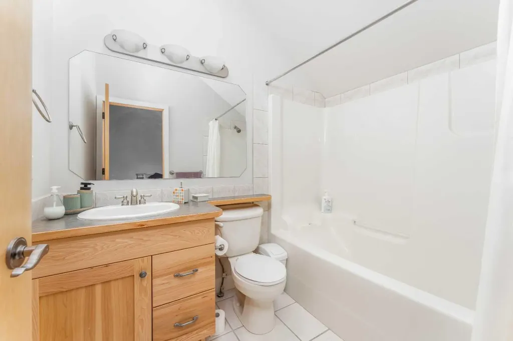 300 Eagle Terrace Road Canmore AB T1W 3E5