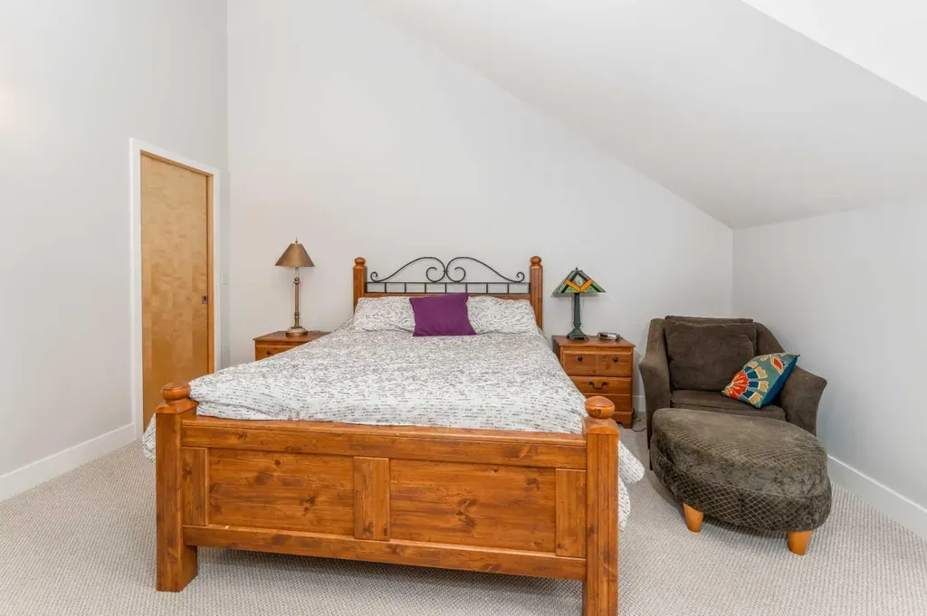 300 Eagle Terrace Road Canmore AB T1W 3E5