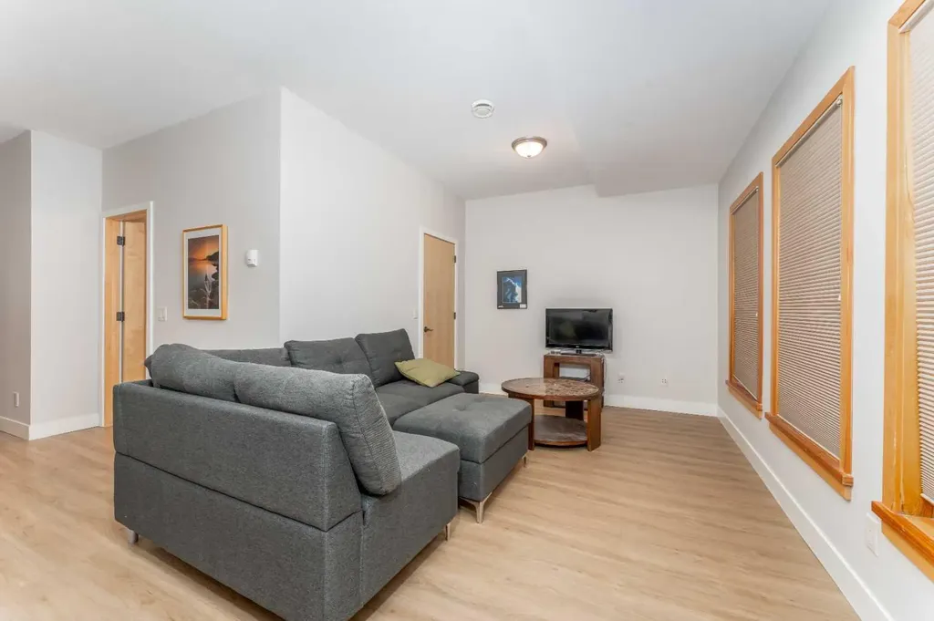 300 Eagle Terrace Road Canmore AB T1W 3E5